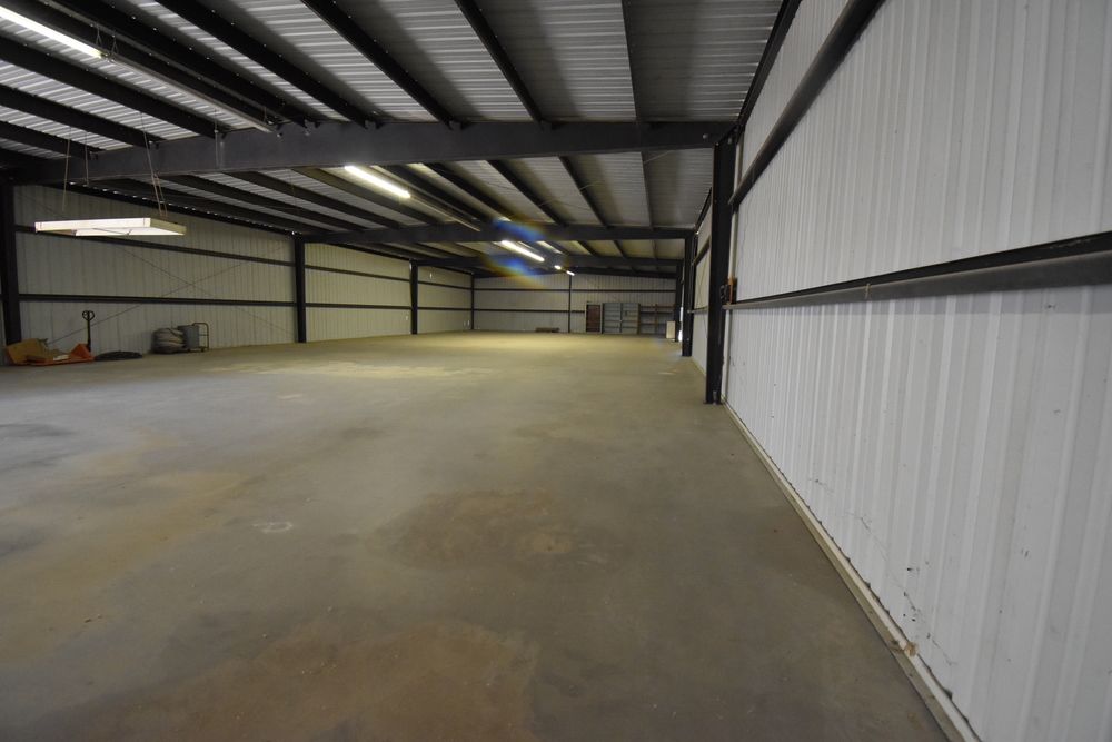 DESERT SHORES COMMERCIAL BUILDING: 3844 Scott Dr, Thermal, CA 92274